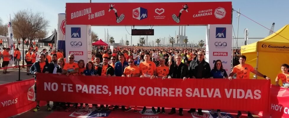 Cerca de 3.000 corredores participan en la carrera Ponle Freno en Badalona