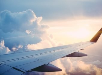 avión viaje vacaciones