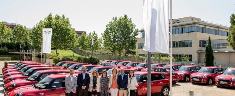 Plus Ultra entrega vehículos MINI a su red comercial