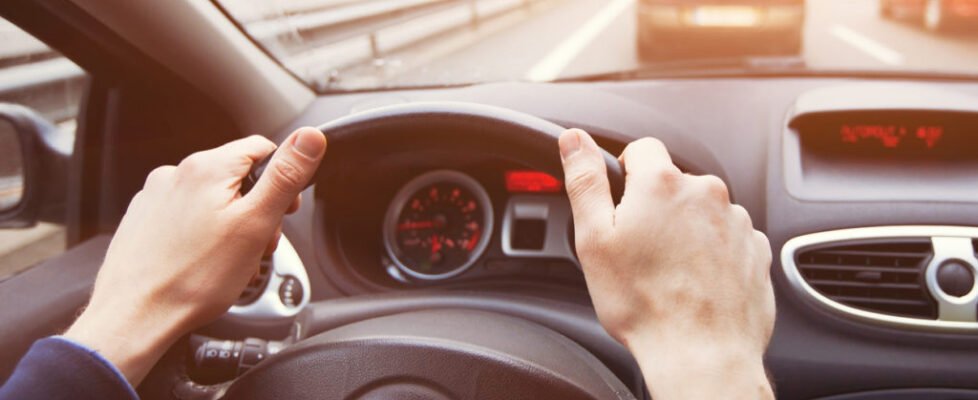 mapfre coche volante tráfico