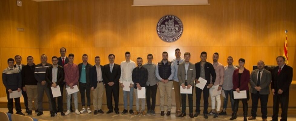 Centro Zaragoza entrega automoviles