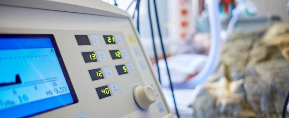 ALV in intensive care department, intubated patient in critical