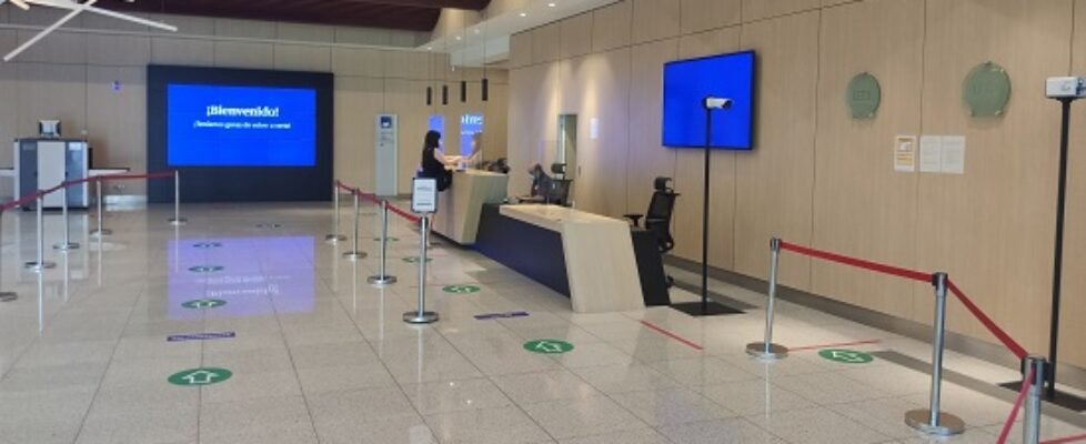 AXA regreso empleados