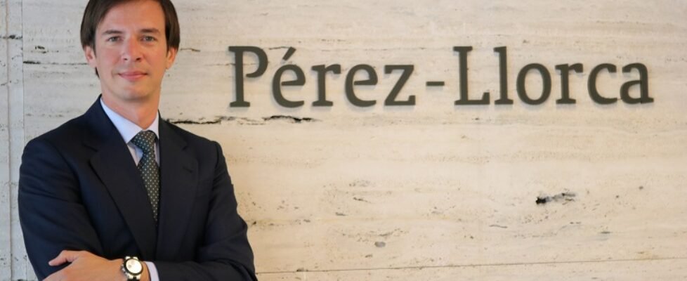 Rafael Fernández_logo perez llorca
