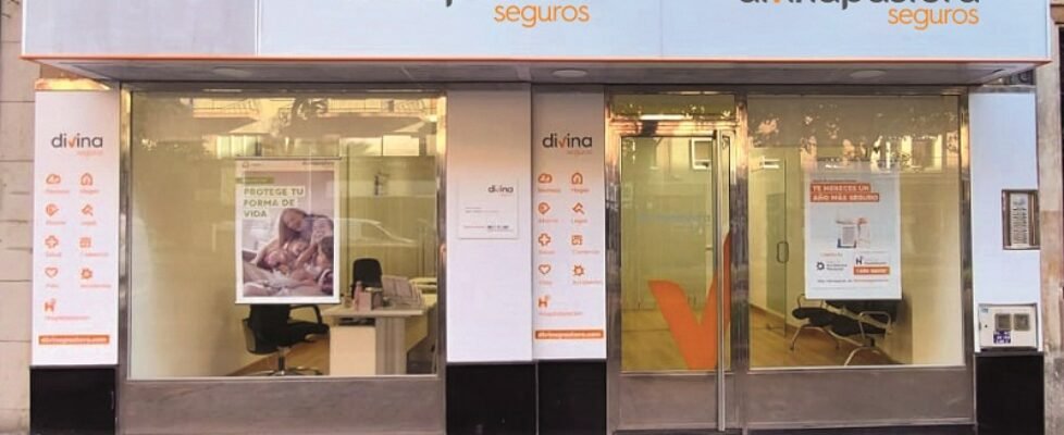 divina pastora Fachada oficina Salamanca