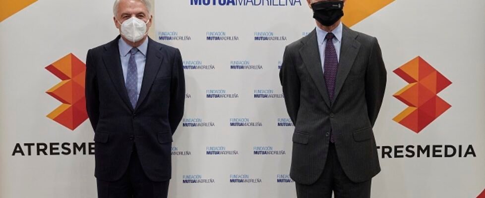 Ignacio Garralda presidente de Fundación Mutua y Silvio González consejero delegado de Atresmedia (002)