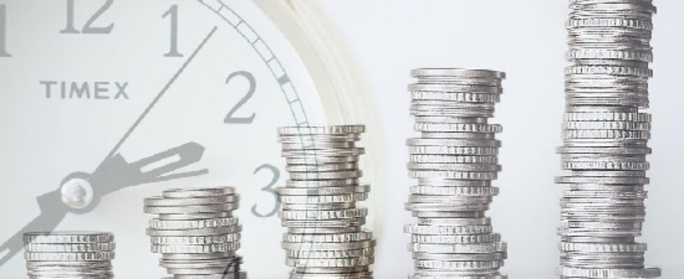 dinero inversión ahorro tiempo reloj