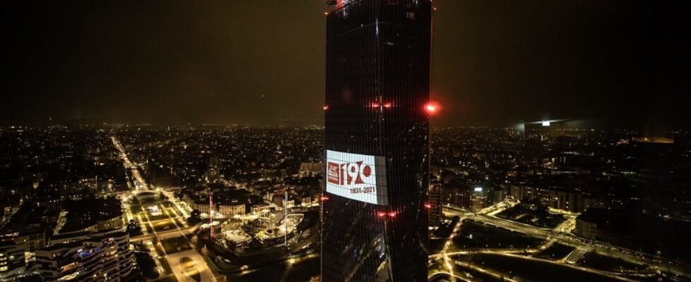 Torre GENERALI Milán iluminación 190 aniversario