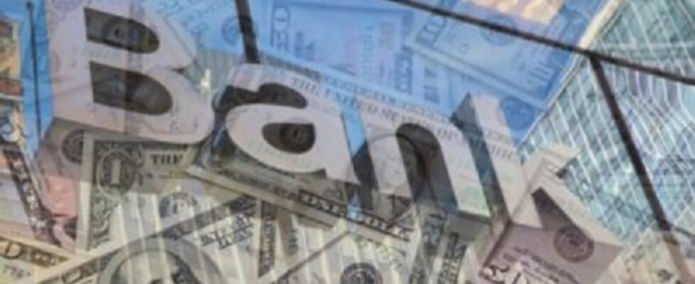 Los resultados por seguros y comisiones aportaron más de un tercio del beneficio de la banca en 2022