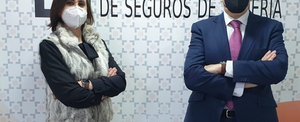 Firma del acuerdo entre Plus Ultra Seguros y el Colegio de Mediadores de Almería