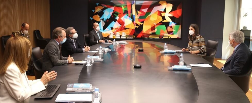 Visita SM la reina a Fundación Mutua Madrileña (2)