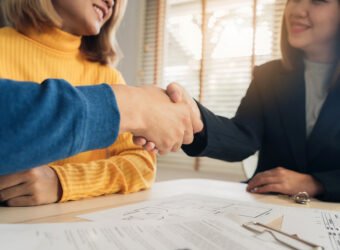 Las entidades confían en sus modelos de distribución en Autos