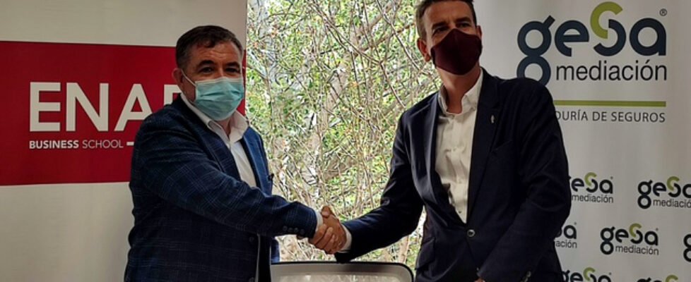 Firma contrato Mariano Albaladejo y Miguel López