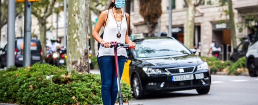 Patinet electric. Avinguda Diagonal, Barcelona 17.09.2020 Foto Pere Virgili