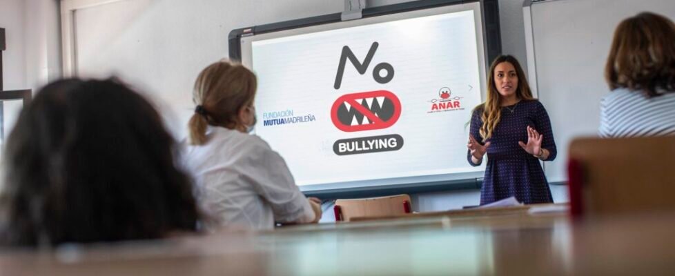 Fundaciones Mutua y ANAR__