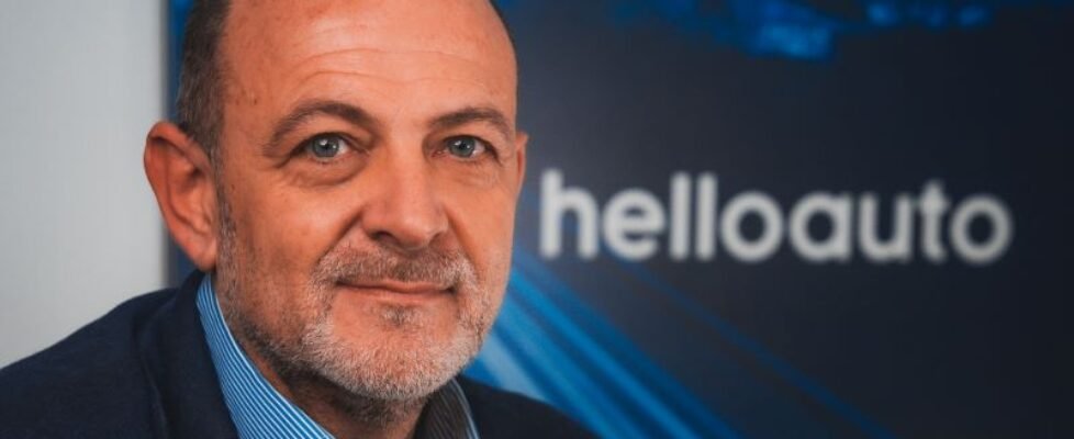 Manuel Santiago, CEO de Hello Auto