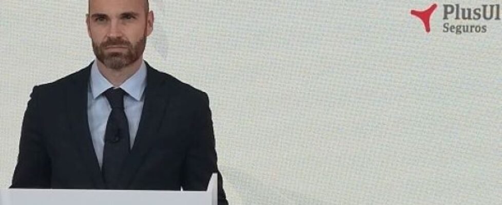 Plus-Ultra-Seguros-Julian-Herrera