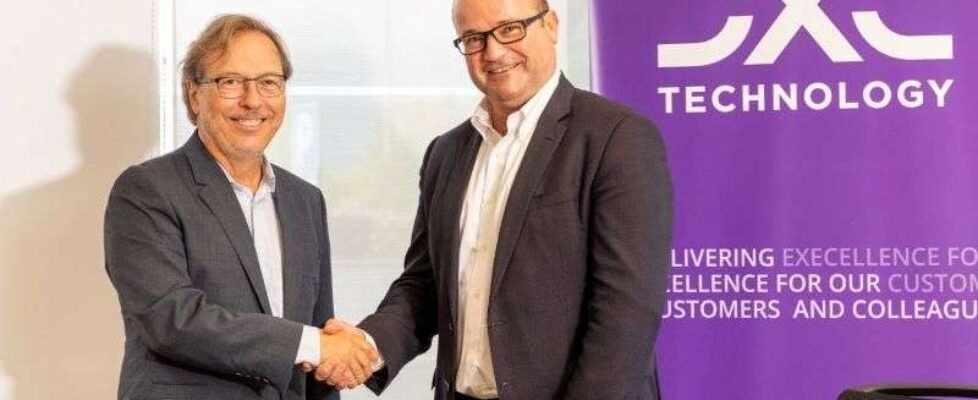 Firma acuerdo DXC_DKV_3