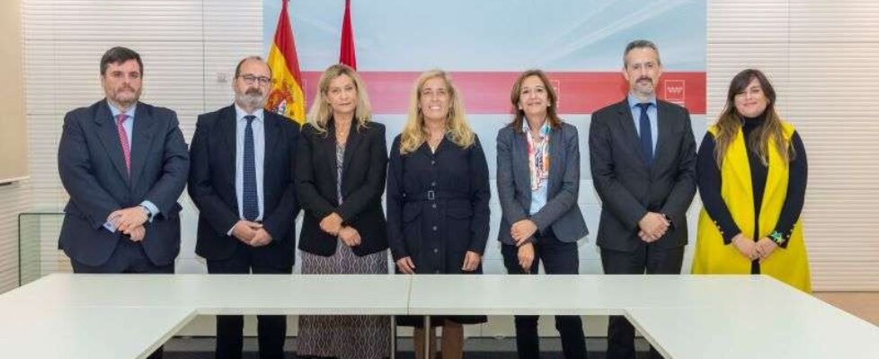 Firma convenio FP Dual CAM_01