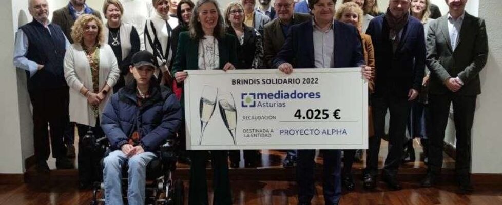 Brindis-Solidario_2022_foto-grupo_1A