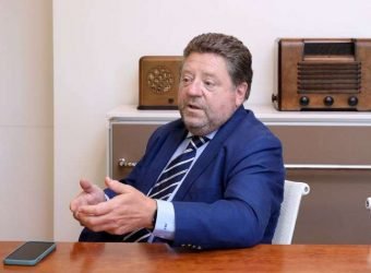 Javier Barbera hablando 1