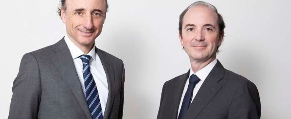 medvida A. Trueba (izqda) y J. Kirkpatrick (002)