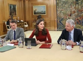 SM la Reina recibe a Fundación Mutua y Atresmedia (1)