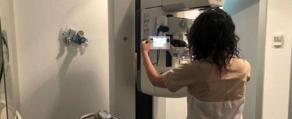 Mamógrafo digital de la clínica IMQ Zorrotzaurre - copia