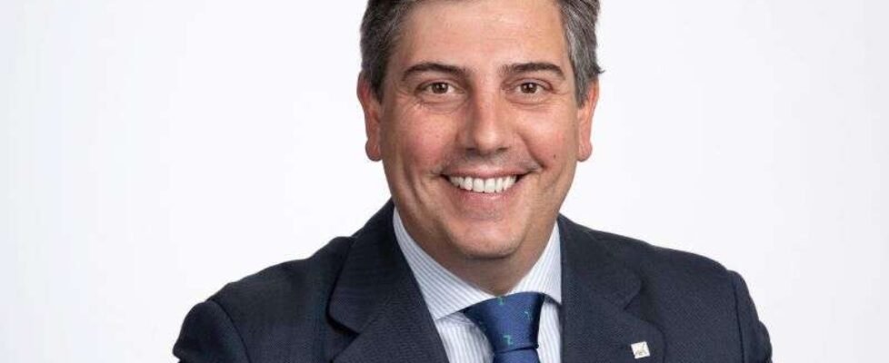 AXA XL Carlos Rodriguez