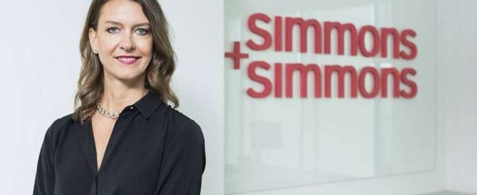 Simmons Olivia Delagrange