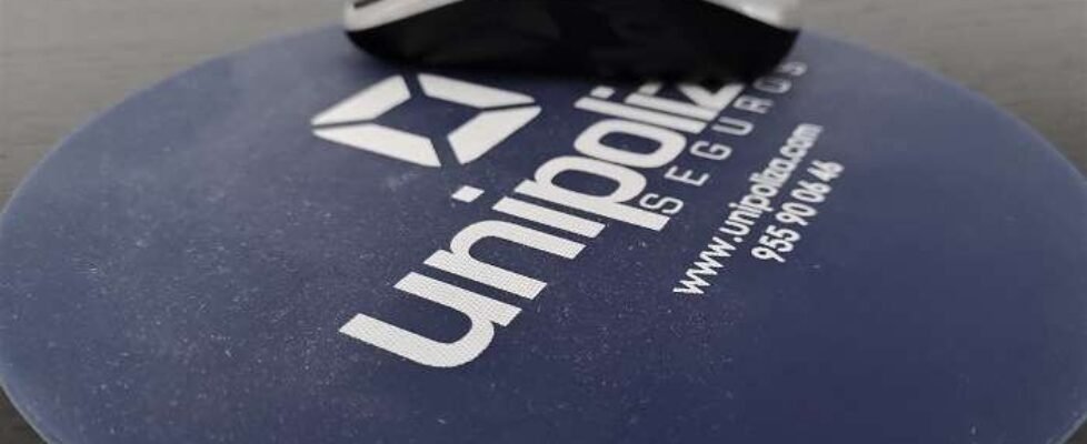 Unipoliza alfombrilla raton (002)