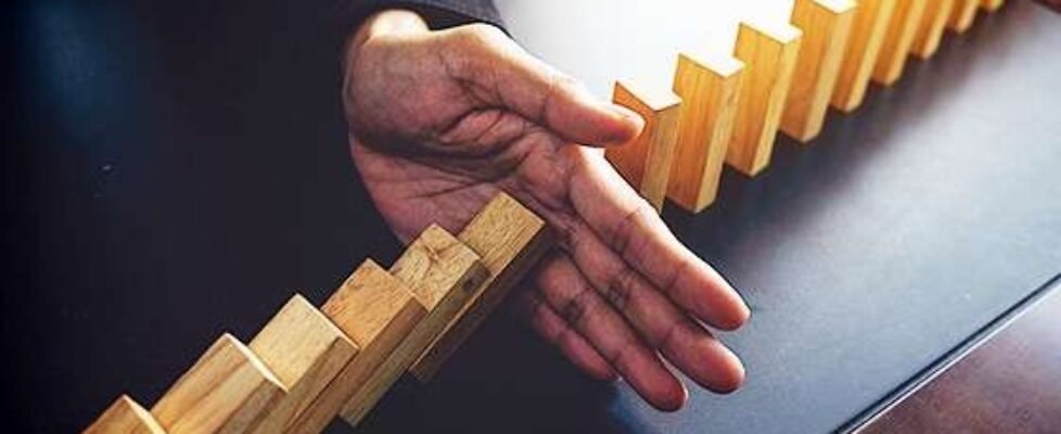 flecha crisis caída