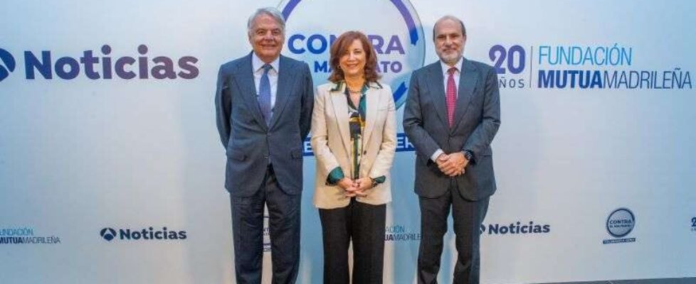De izda a dcha Ignacio Garralda, Angels Garcia y Javier Bardaji_jornadas tolerancia cero