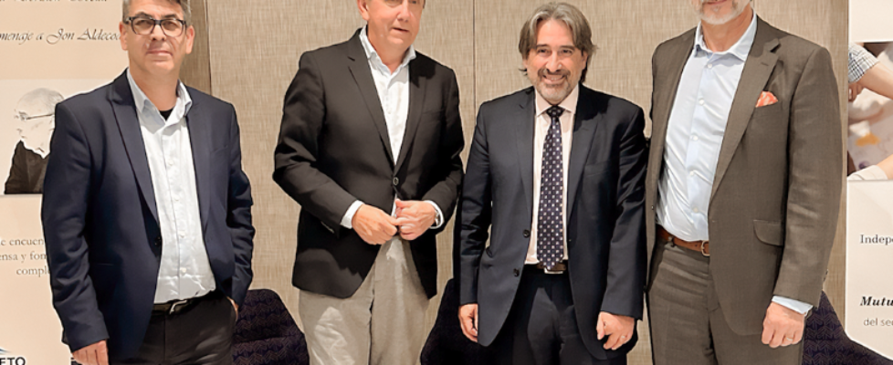 De izquierda a derecha, D. Alfonso Osorio, presidente de Loreto Mutua, D. Mariano Jiménez, presidente de OCOPEN, D. Jon Aramburu Sagarzazu, director general de Loreto Mutua, D. Diego Valero, CEO de N