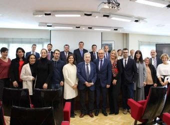 almudena seguros_campaña solidaria 2023