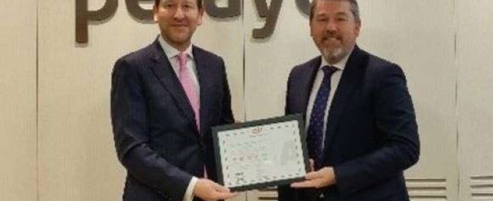 Pelayo firma EFR