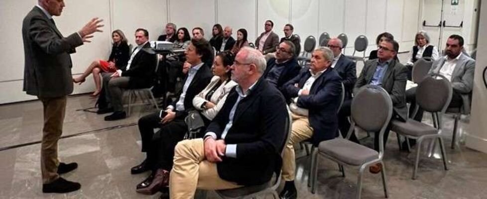 Acrisure-Summa_corredor local-mundial