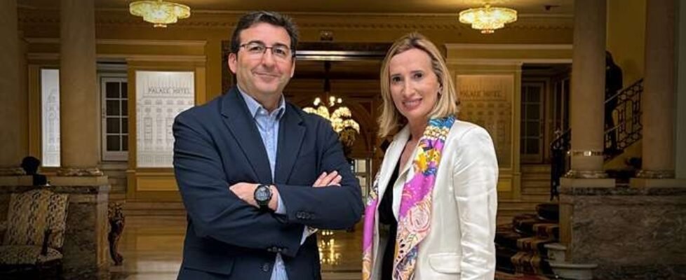 Javier Salas (Garantía Global) y Pilar Andrade (LISA).