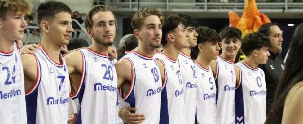 Presentacion_equiposbaseMeridiano01