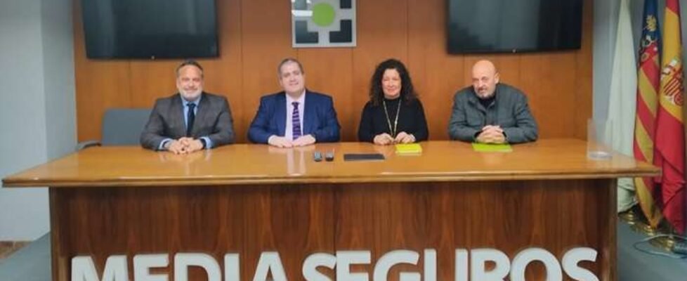 firma_convenio_arag_colegio alicante