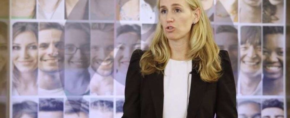 Aon Stephanie Zweifel