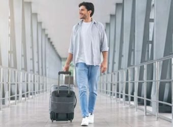 Persona_viaje_maleta