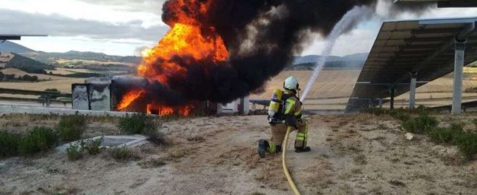 incendio placas solares @bomberosÁlava