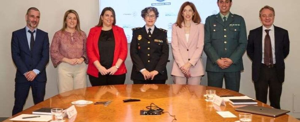 Mesa_Contra_el_maltrato_Tolerancia_Cero