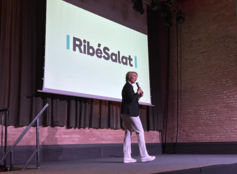 Mónica Ribé durante la jornada de bróker