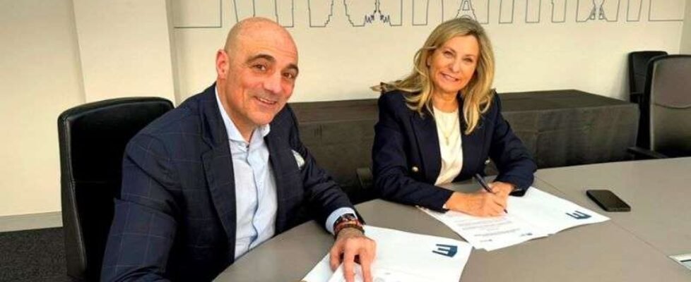 Óscar Herencia y Elena Jiménez de Andrade firma