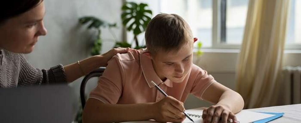 Peinsurtech arcoiris y atadi