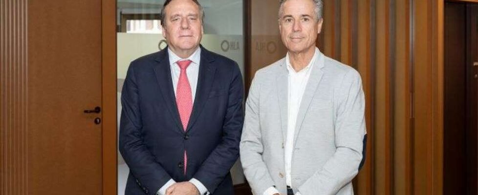 Asisa VARIcentro y Grupo HLA