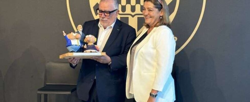 Colegio Girona Triola homenaje