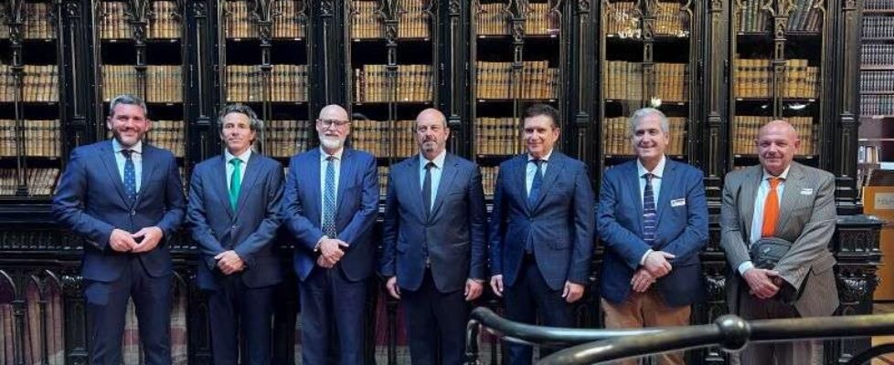 Colegio de Murcia visita Senado